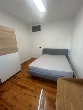  Appartement à louer 2 pièces 45 m²