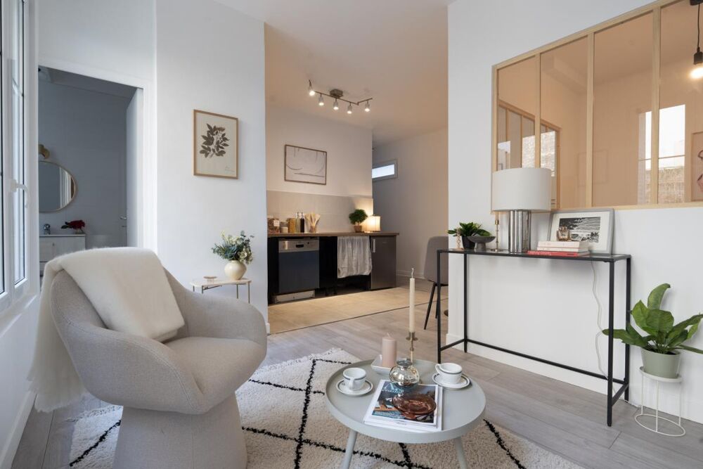 PARIS 16e  Porte de Saint-Cloud  2 pièces entièrement rénové de 36 m²