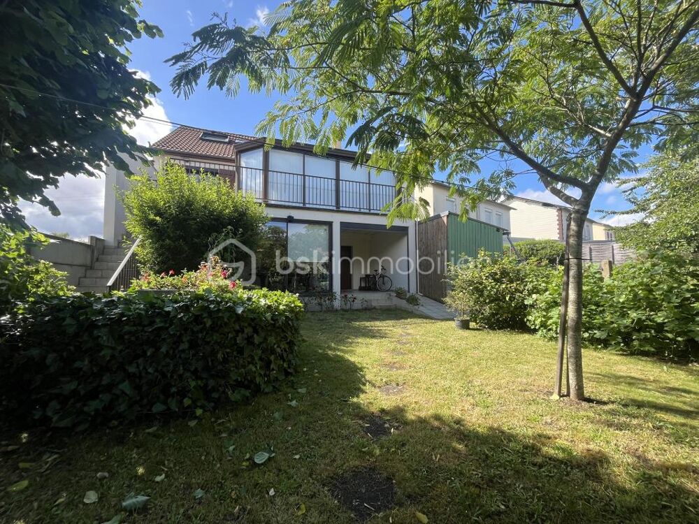 Charmante maison de 105 m2, Garage, 5 chambres avec un beau jardin au calme sans vis a vis