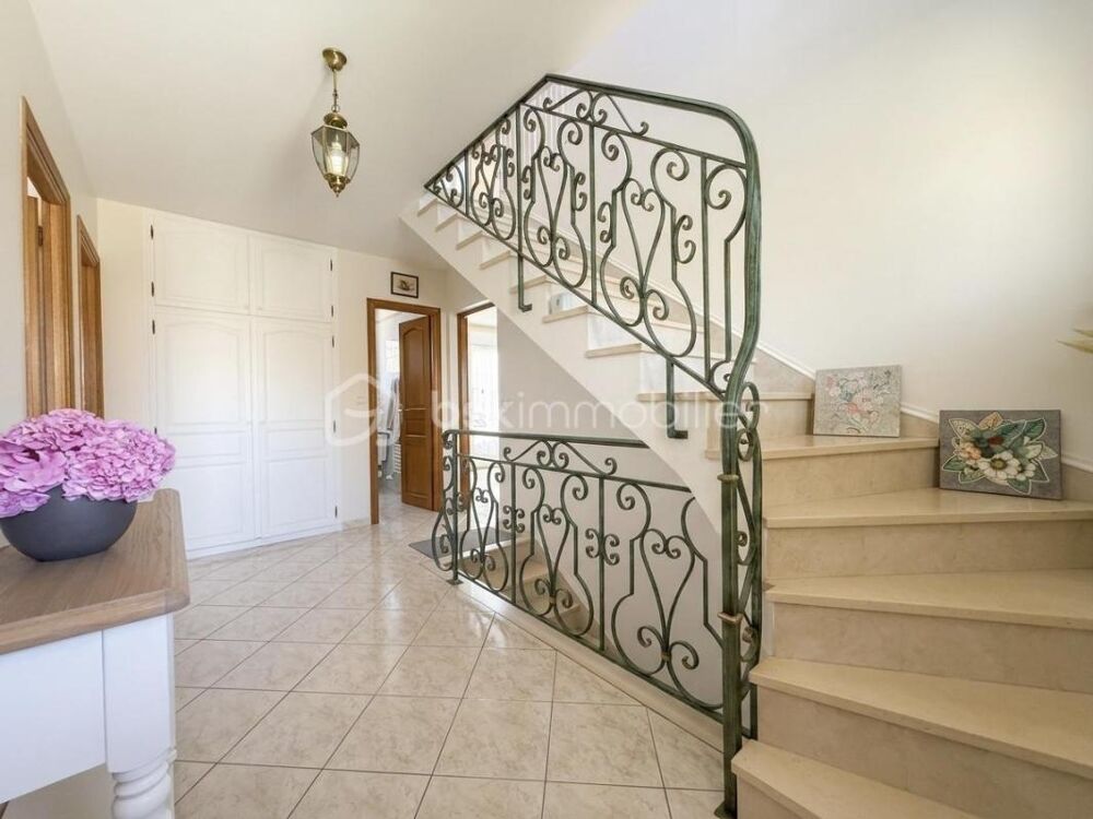 Vente Maison Maison familiale avec dépendance 60 m2 et sous-sol total - Secteur recherché Roissy en brie