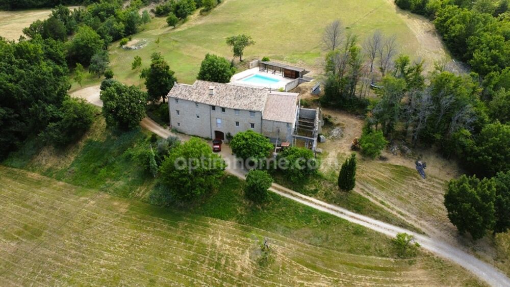 ? Propriété de Prestige XVe - 2,5 Ha avec Source - Vue Panoramique - Aiglun (04)