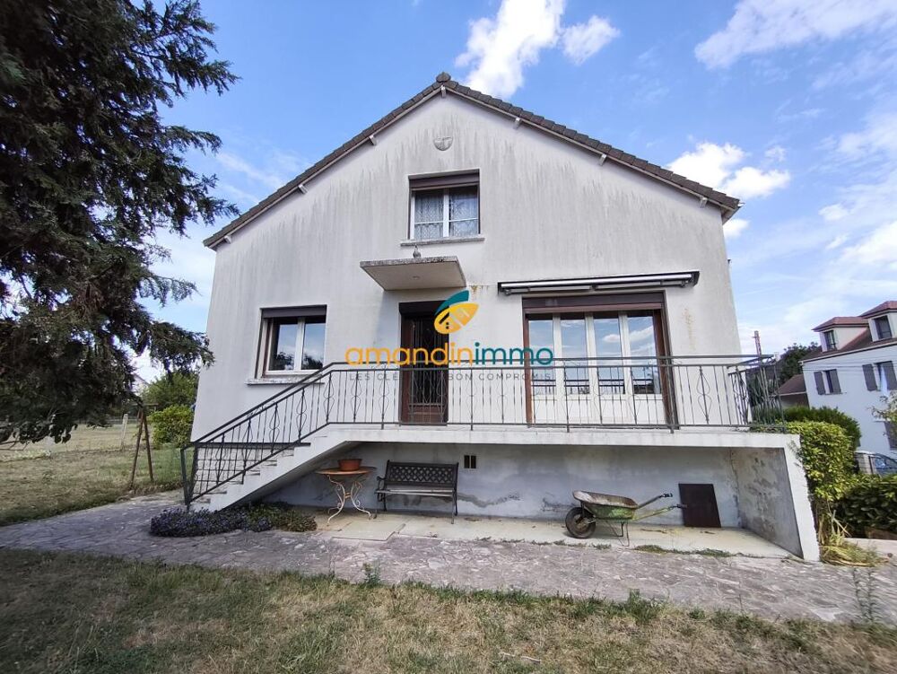 Vente Maison Maison individuelle 3 chambres avec sous-sol à Savigny Bourg Savigny le temple