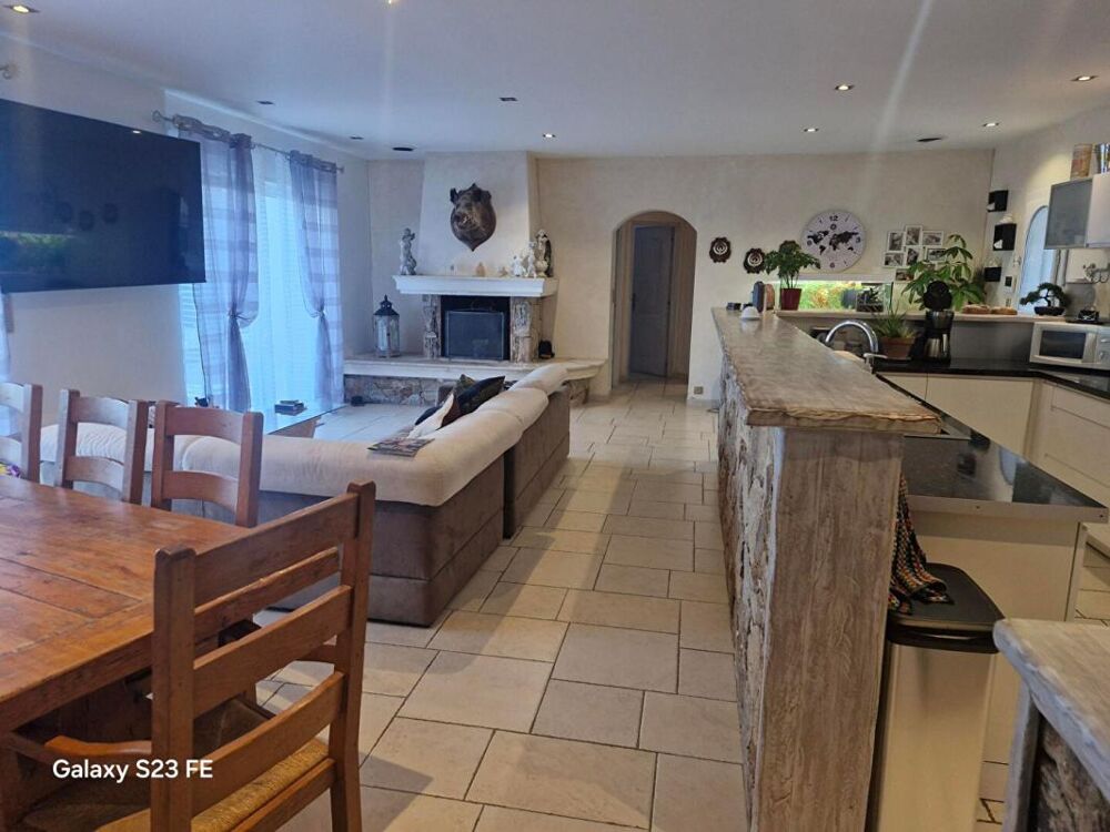 � vendre  Maison Le Cannet-des-Maures (83340)