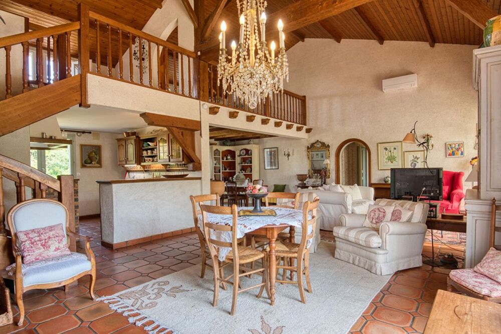 Maison Saint Fiacre Sur Maine 8 pièce(s) 157 m² sur une parcelle de plus de 1100 m²