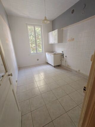 Appartement à louer 2 pièces 55 m²