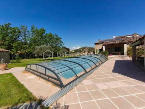   Proprit T6/7 de 220m avec dpendances sur 3200m de terrain Proprit/chteau - 8 pice(s) - 190 m