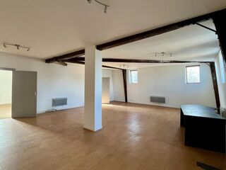  Immeuble à vendre 15 + pièces 640 m²