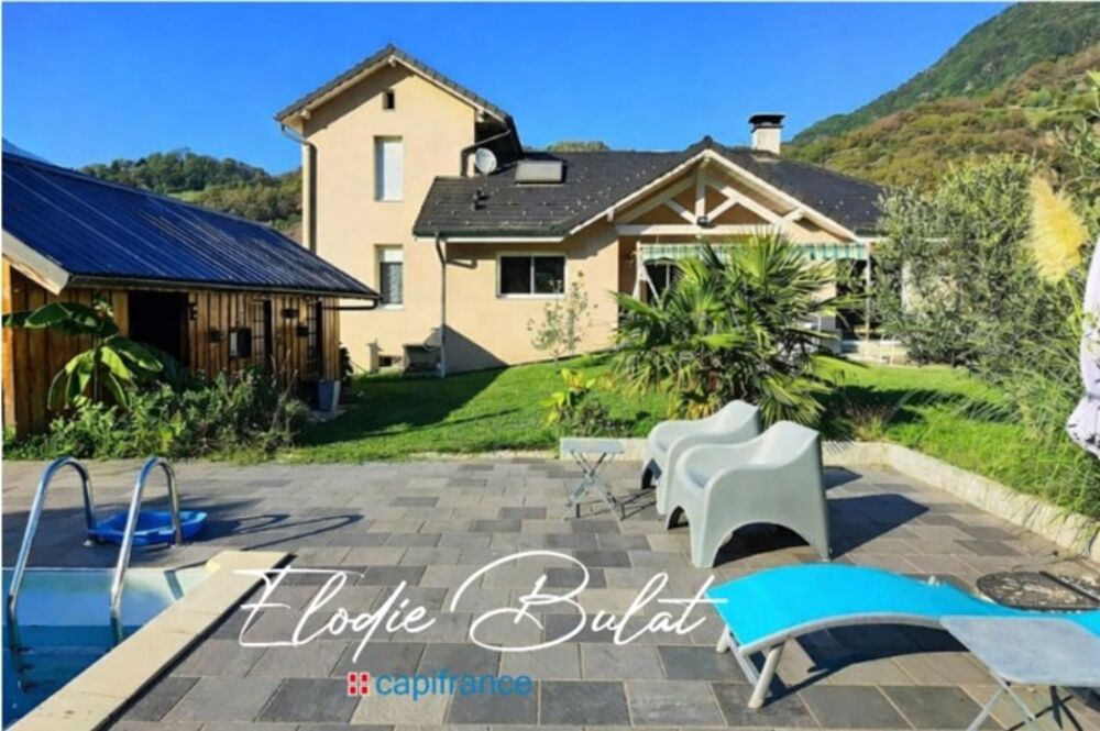 Maison familiale avec piscine, jacuzzi, dépendance de 70 m² et vaste sous-sol