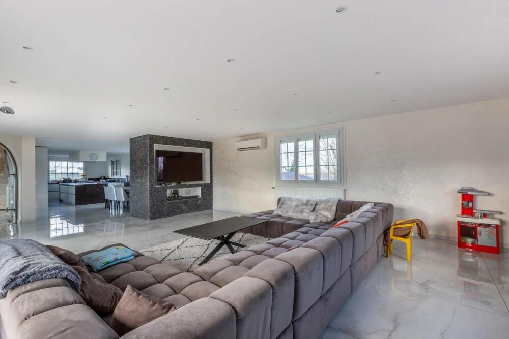 Villa de prestige à Saint-Laurent-de-Mur 450 m²