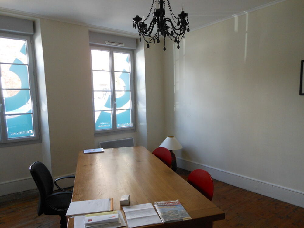   Rodez, Boulevard d'Estourmel, proche cathédrale, local Professionnel en rez-de-chaussée de 46 m² 