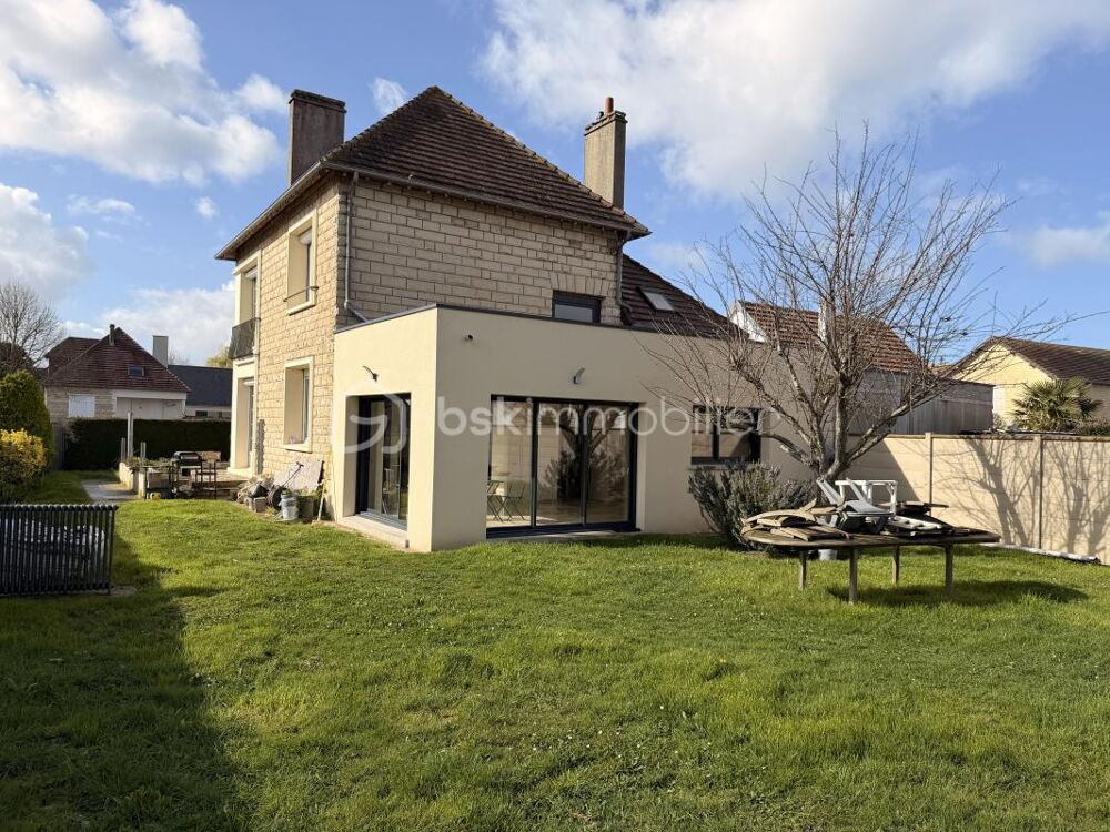 LA RÉNOVATION ET LES VOLUMES IMPRESSIONNANTS SONT AU RENDEZ-VOUS !