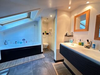  Immeuble  vendre 15 + pices 817 m