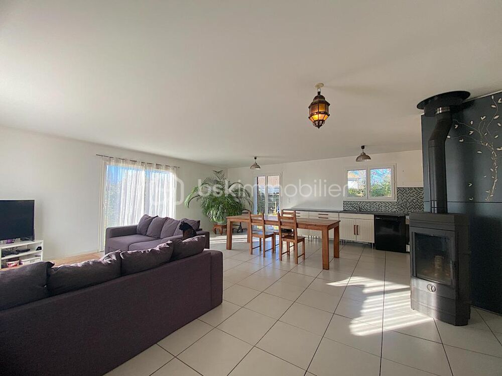 Vente Maison SUPERBE MAISON DE PLAIN-PIED EN FOND DE LOTISSEMENT (TERRAIN PISCINABLE ET ARBORÉ) AVEC POSSIBILITÉ DE CONSTRUIRE 150M2 HABITABL Carcans