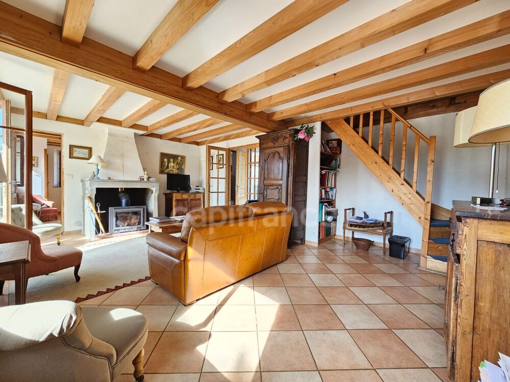Vente Maison Maison à vendre 6 pièces avec Piscine et 17 919 m² de terrain COTTANCE (42) Cottance