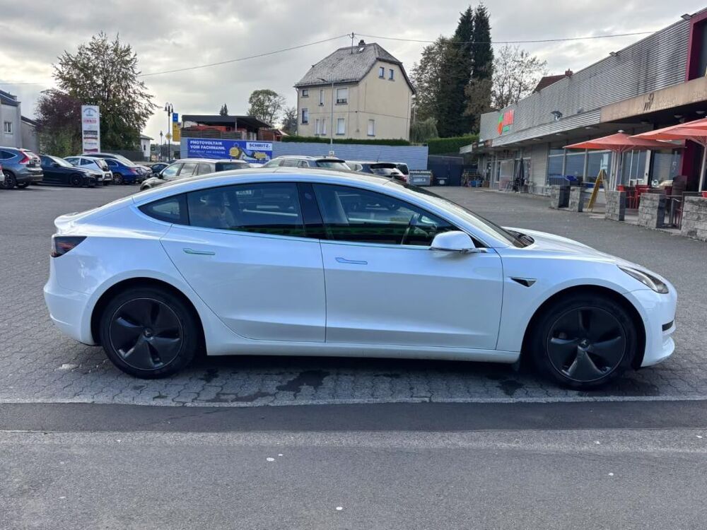 Model 3 Standard Range RWD – Berline &eacute;lectrique 2020 occasion 33000 Bordeaux