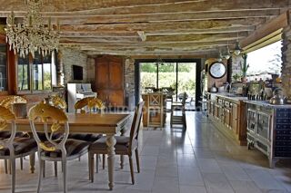  Maison à vendre 9 pièces 245 m²