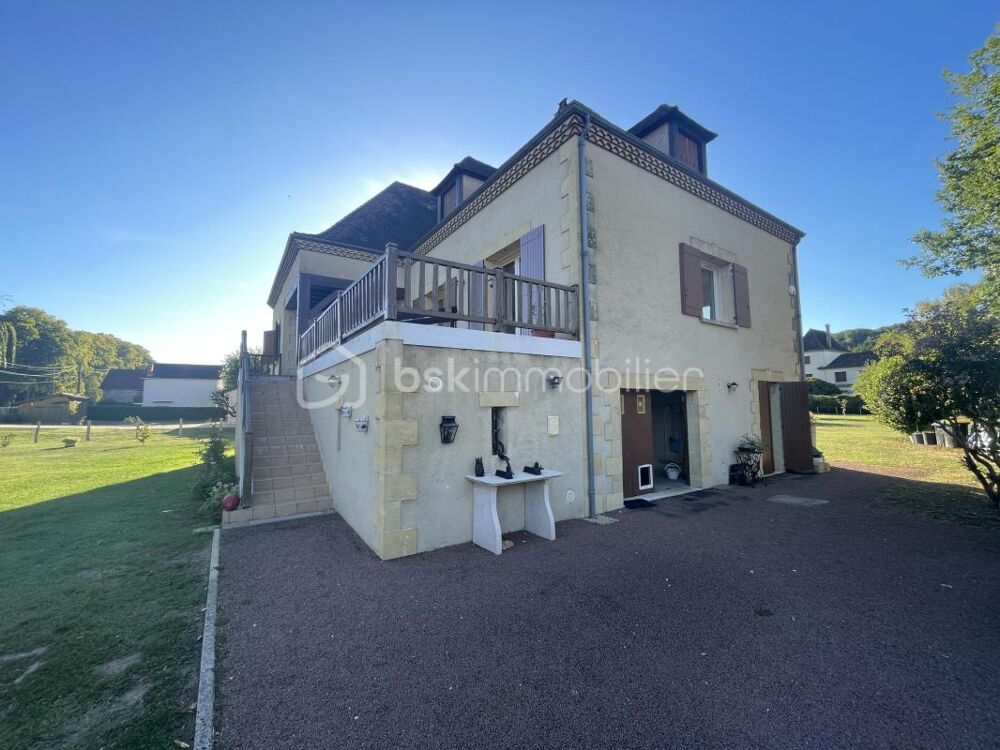 Belle bâtisse de 200 m² habitables + 150 m² de sous-sol sur 3 128 m² de terrain constructibles
