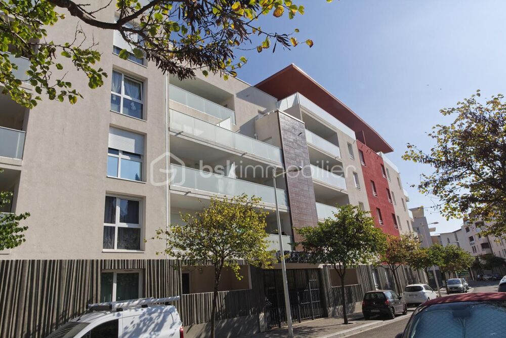 Appartement F3 69 m² avec terrasse et parking