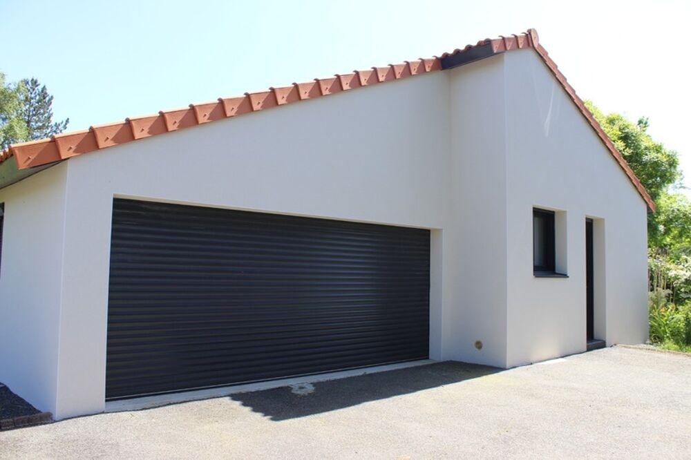 Vente Maison Maison de plain pied à vendre 7 pièces CHOLET (49) sur 5000m² Cholet