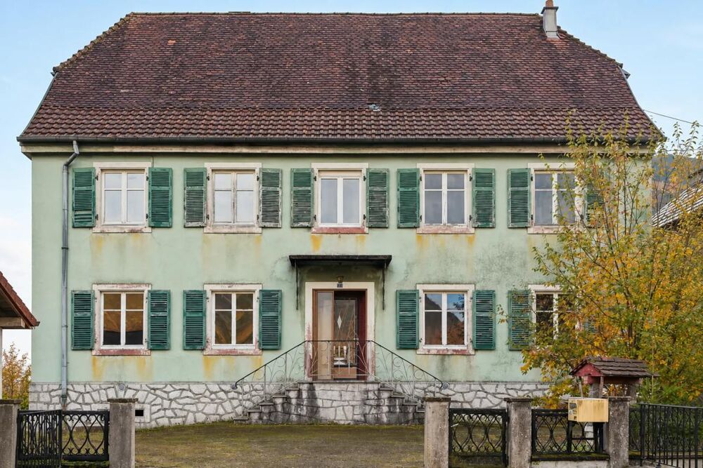 Maison 10 pièces 300 m² · à Mollau · 300 m² · 140 000 €