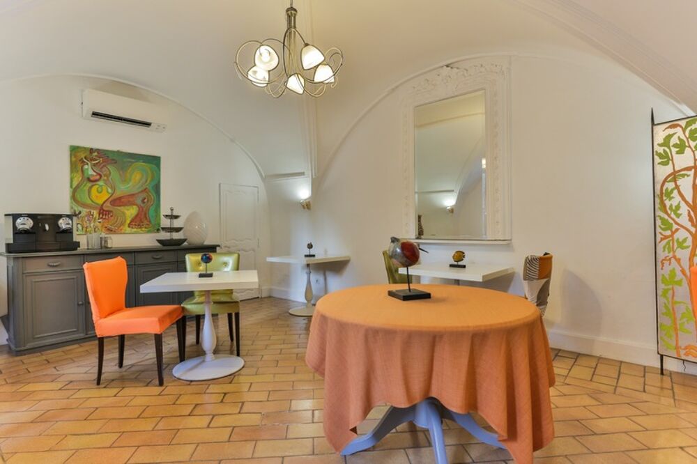 � vendre  Propri�t�/ch�teau Uz�s (30700)