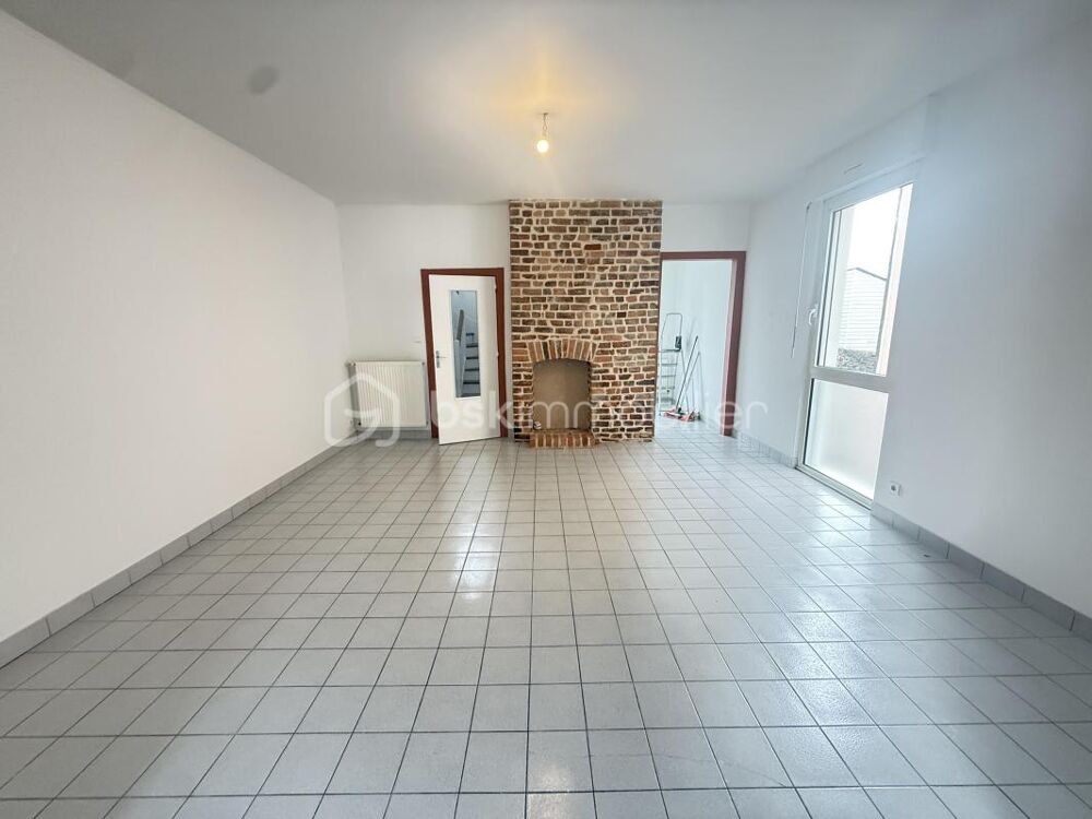 Vente Maison Maison de 70m2 non mitoyenne en centre ville avec garage et cave Fougeres