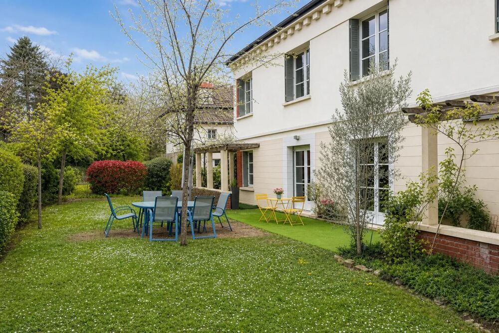Appartement de 4 pièces de 80 m² situé à Garches