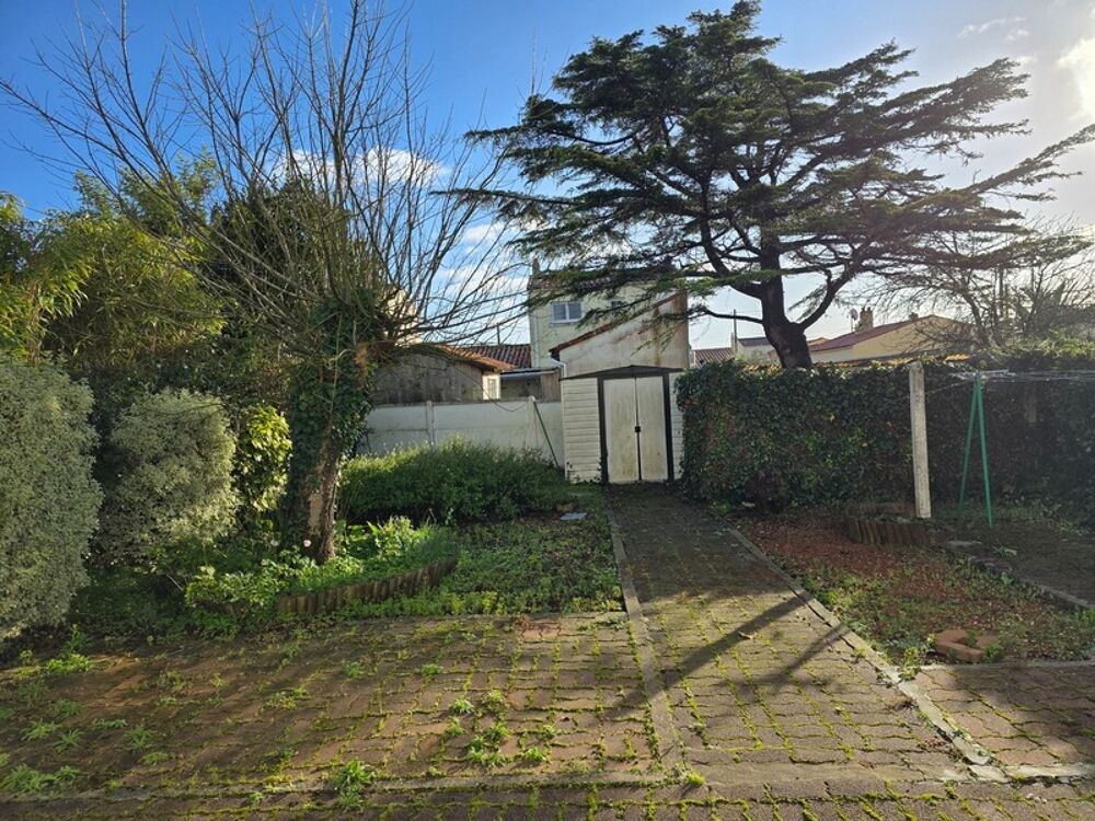 BOURCEFRANC LE CHAPUS (17) A Vendre maison village au calme 5 pièces 84m² avec gd jardin et garage 30m²