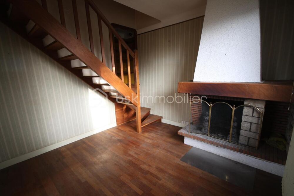Maison individuelle sur sous-sol total **A RENOVER**