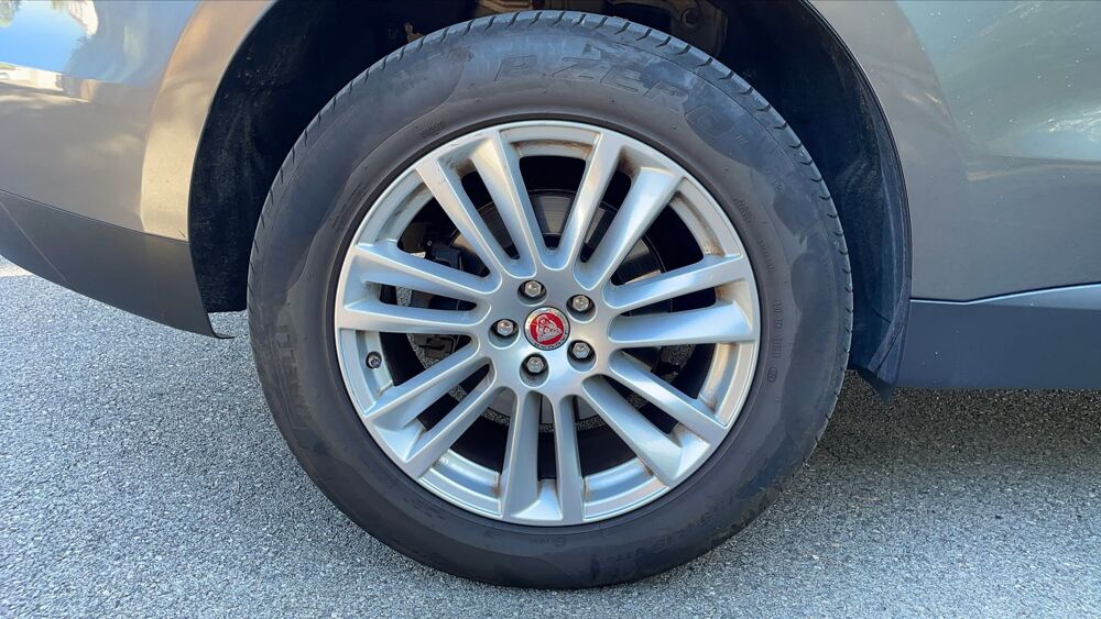 F-PACE 2.0 D 180 AWD BVA8 Portfolio - 5 places Automatique 2017 occasion 13001 Marseille