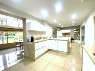  Maison à louer 6 pièces 155 m²