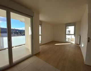  Appartement à louer 3 pièces 58 m²