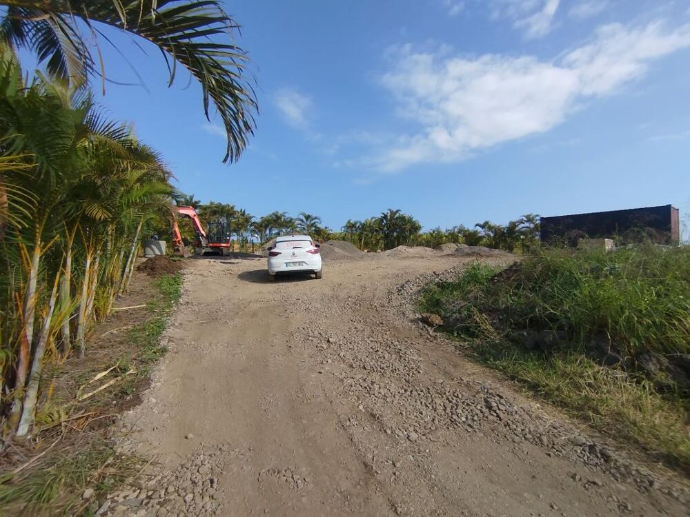 Location Terrain Ligne Paradis - terrain plat à louer de 620 m² pour stockage Saint pierre