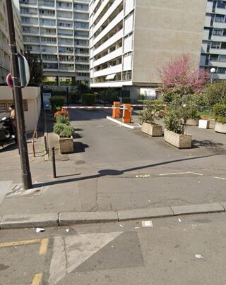  Parking / Garage à louer 1 pièce 10 m²