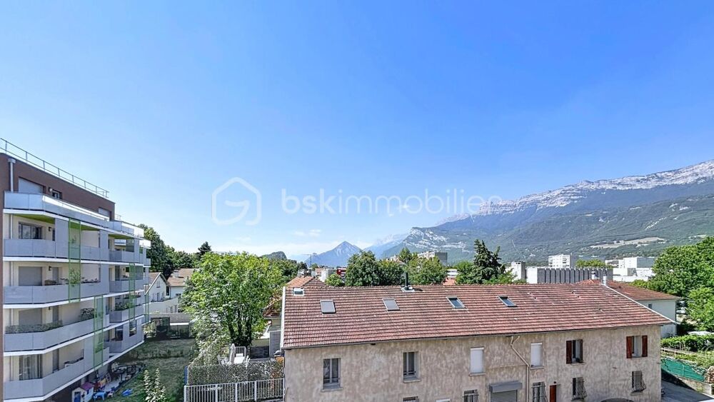 T4 en dernier étage avec terrasse et vues montagnes