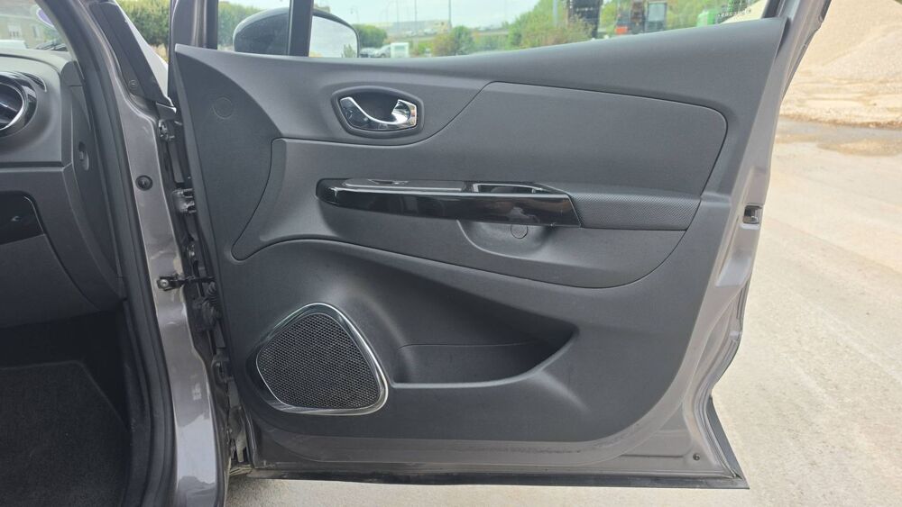 Captur 1.2 TCe 120 EDC6 Cool Grey - Automatique 2017 occasion 77480 Bray Sur Seine