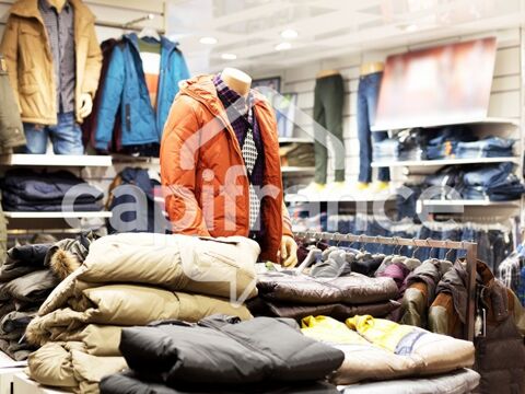 Fonds de commerce � Pr&ecirc;t-&agrave;-porter enfant � Emplacement premium proche port LA CIOTAT 44000 13600 La ciotat