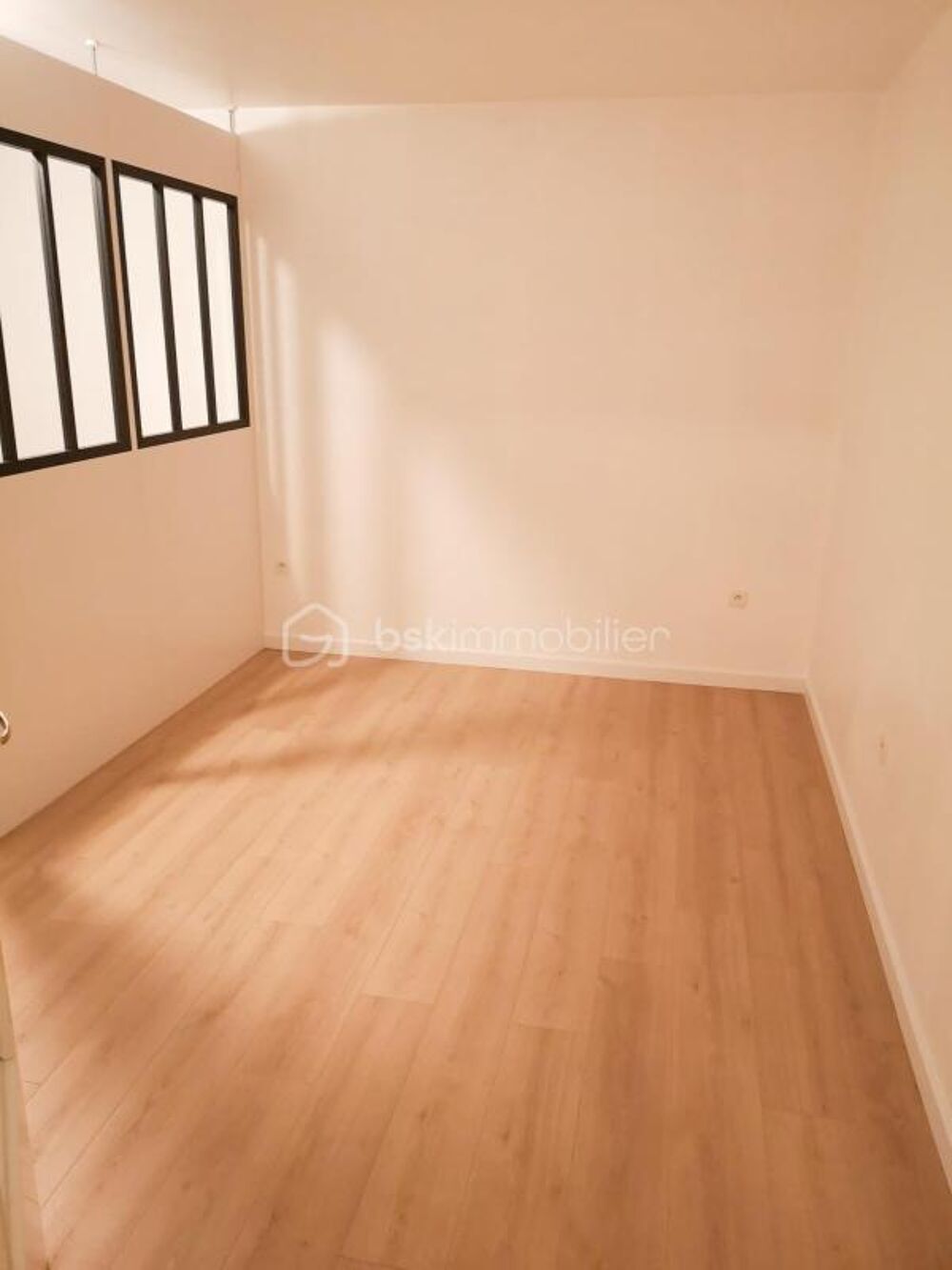 Vente Appartement Studio de 35 m² à côté de L'ESIEE avec parking et cave Amiens