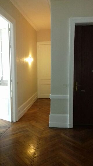  Appartement à louer 4 pièces 99 m²