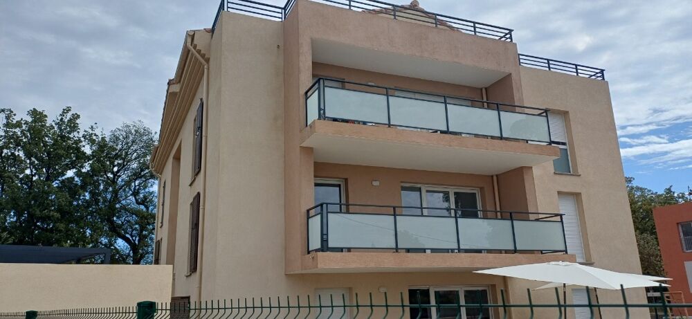Location Appartement T3 avec terrasse et parking à BORMES-LES-MIMOSAS Bormes les mimosas