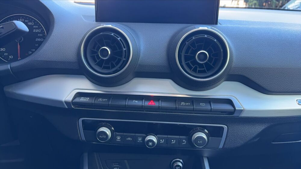 Q2 1.5 TFSI 150 S-Tronic7 S line - Automatique Toit ouvrant 2020 occasion 74500 Evian Les Bains