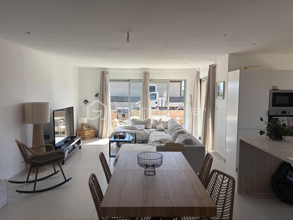 Vente Villa Superbe villa neuve, trois chambres, garage et piscine Roubia