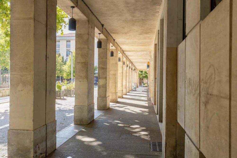 Appartement ensemble de bureaux 6 pièces de 152 m² à Avignon