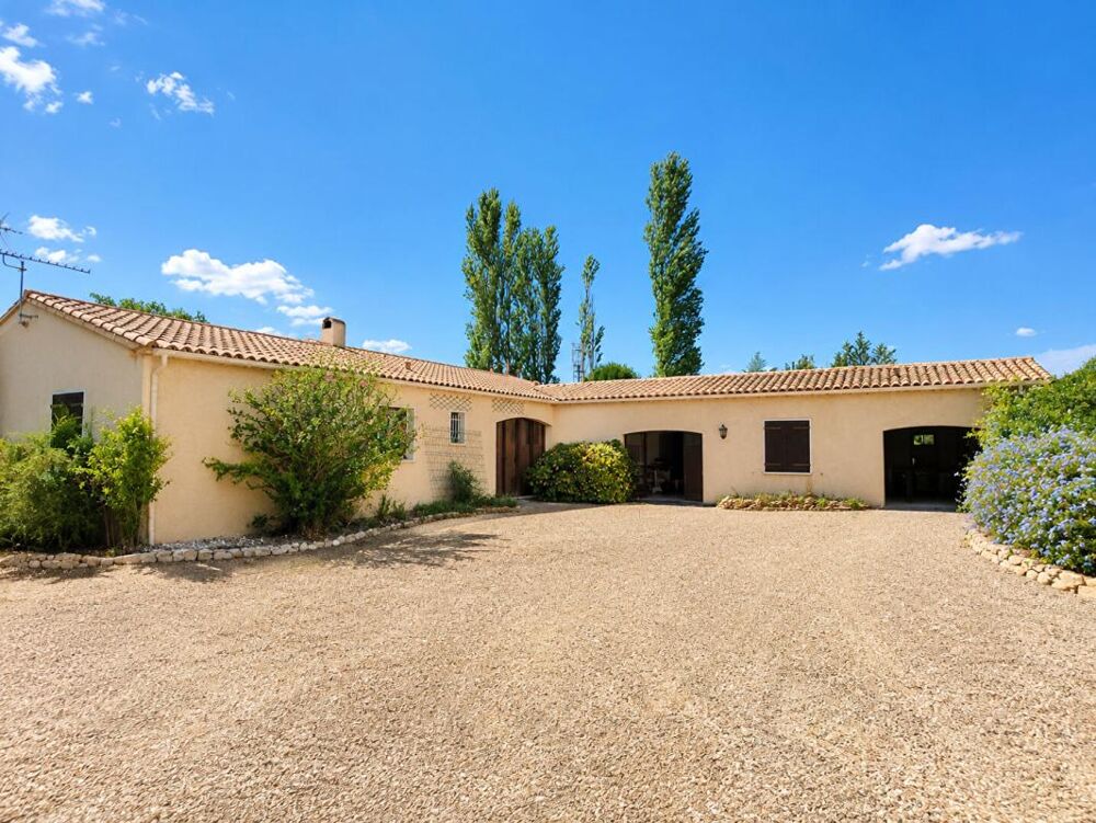 Lezignan Corbieres, Maison d'exception 170 m2, 7 pieces, 4 chambres sur 3000 m2 de terrain