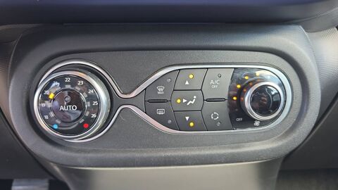 Twingo 0.9 TCe 90 EDC6 Cosmic 2015 occasion 89100 Sens