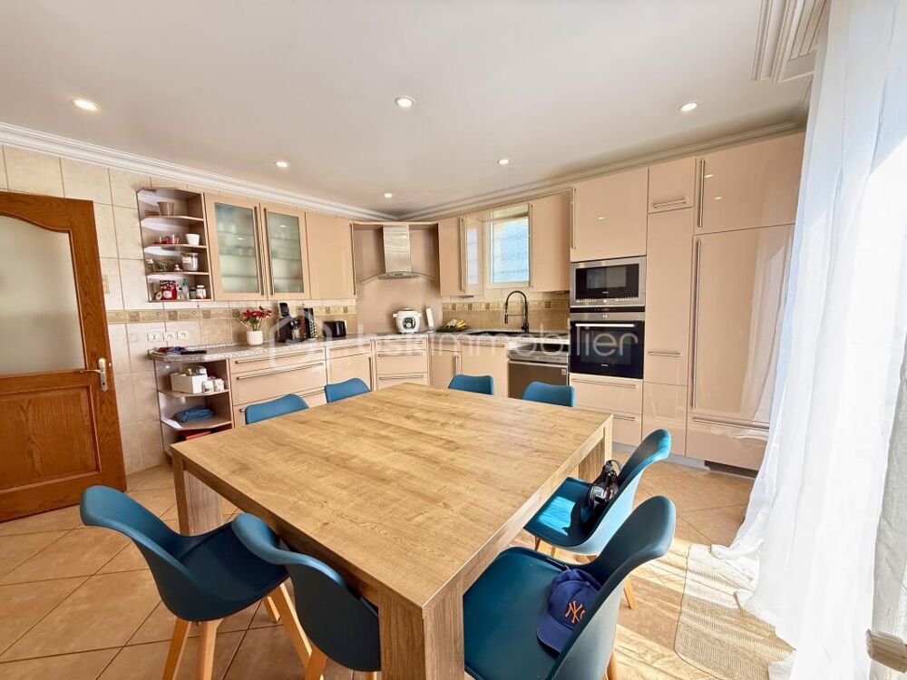 ? Élégante villa familiale de standing  210 m² de confort et de sérénité ?