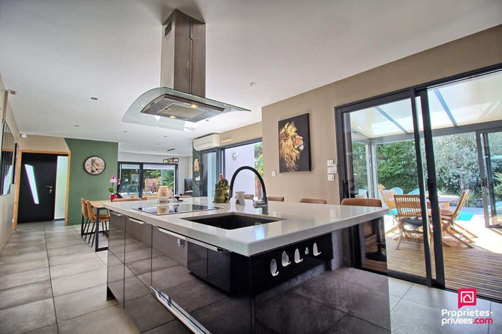 Maison Loire Authion contemporaine 8 pièces 220 m2 piscine
