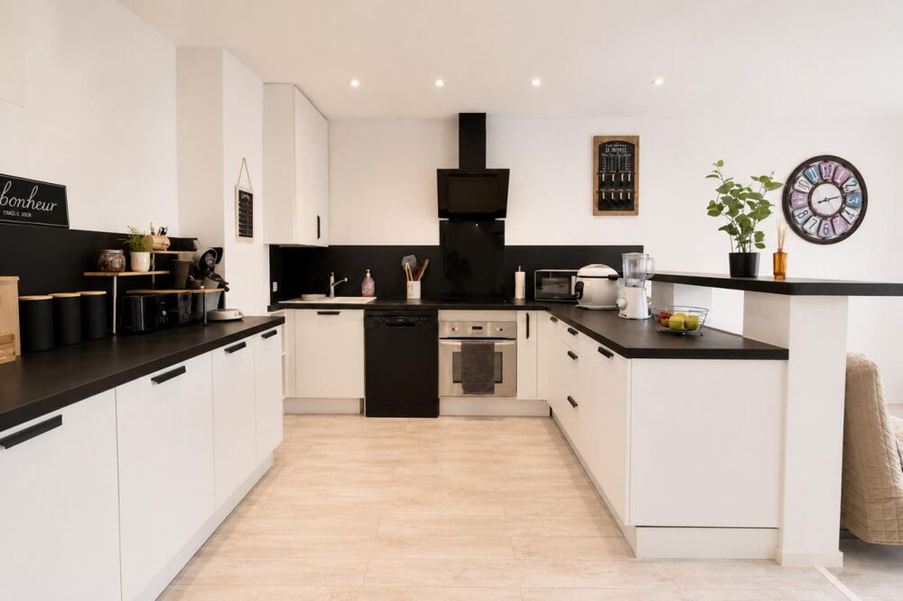 Appartement rénové 3 chambres ? 94 m² au sol ? Proche centre-ville