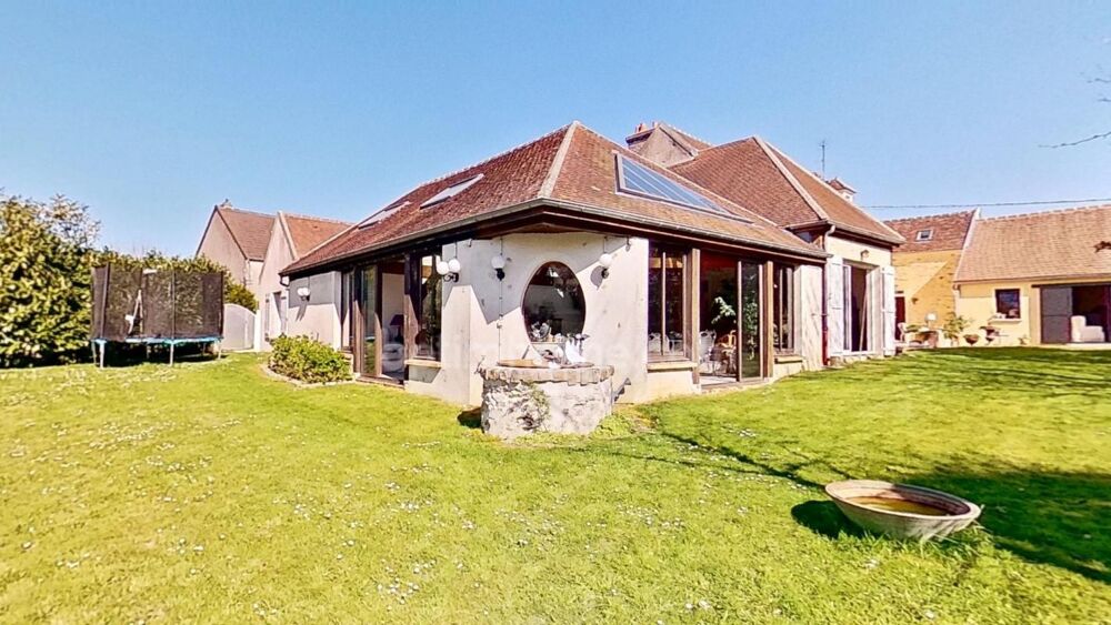 SAINT SIMEON - Longère de 11 pièces avec 2 piscines et 6 chambres sur 8700 m²