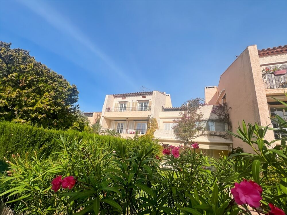 Vente Appartement Appartement à vendre 4 pièces PORQUEROLLES (83), rare à la vente appartement 2 terasses et cave, vue et calme Porquerolles